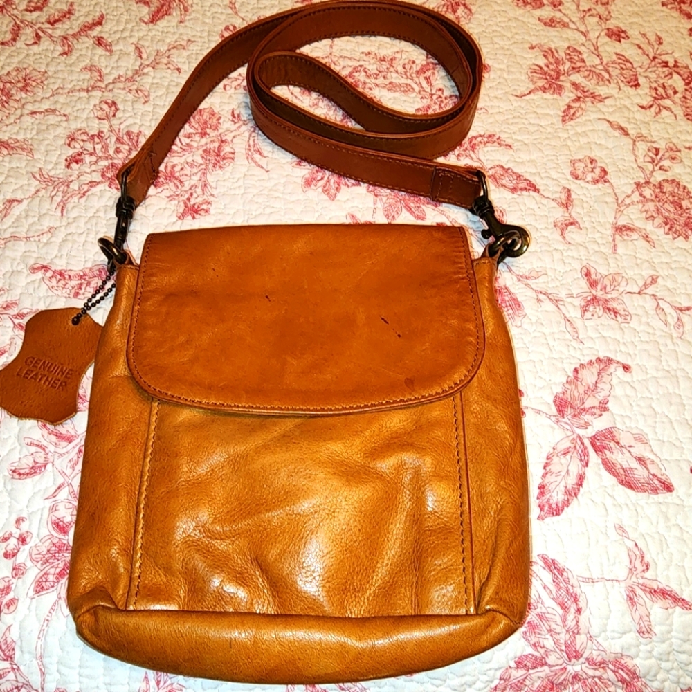 Leather crossbody Bag From Mast General Store 100% Leather outer